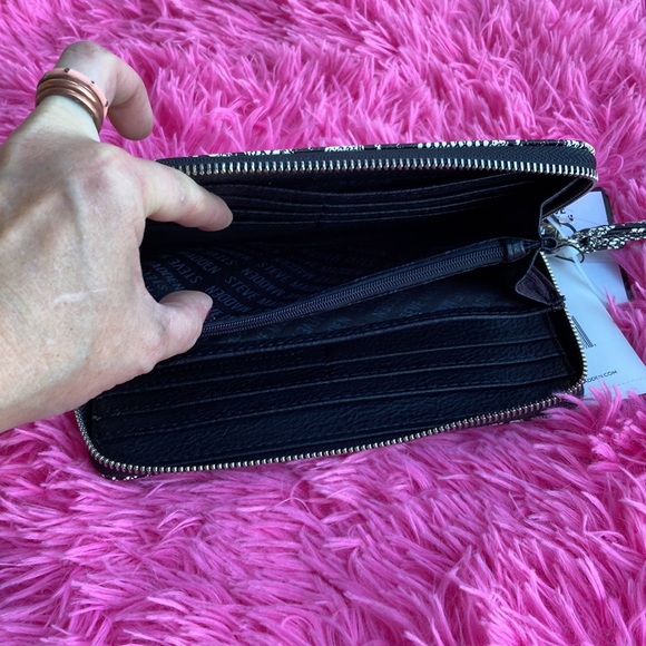 Steve Madden python print faux leather wallet with chrome tone hardware - Picture 4 of 7